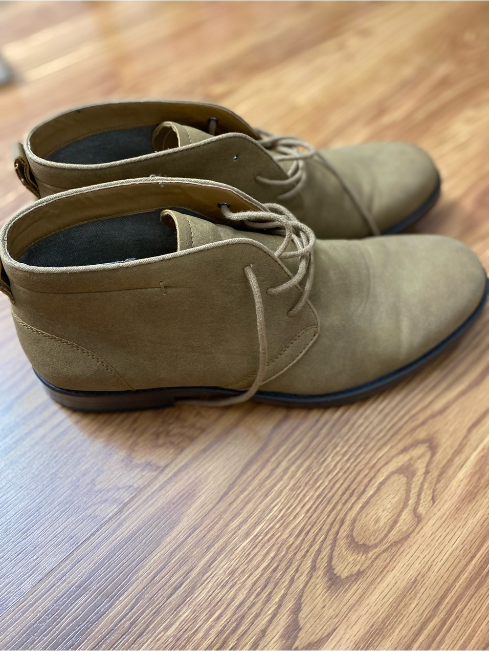 GAP Men's Chukka Boots in Tan